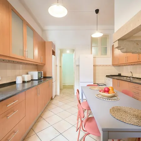 Amazing Coliving In Marques De Pombal Pensión Lisboa
