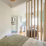 Amazing Coliving In Marques De Pombal 게스트하우스 리스본