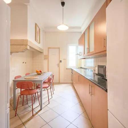 Amazing Coliving In Marques De Pombal Гостевой дом